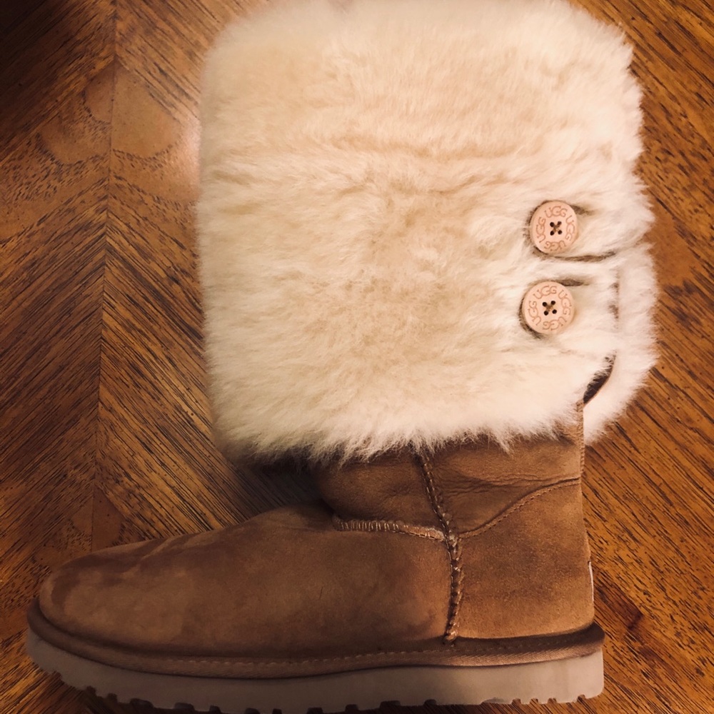 Ugg’s Bailey button over-the-knee. Chestnut sz 7